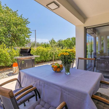 Holiday Home Villa Essea By Interhome Канфанар Екстериор снимка